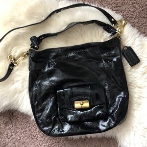 b e a u t I f u l patent leather coach crossbody
